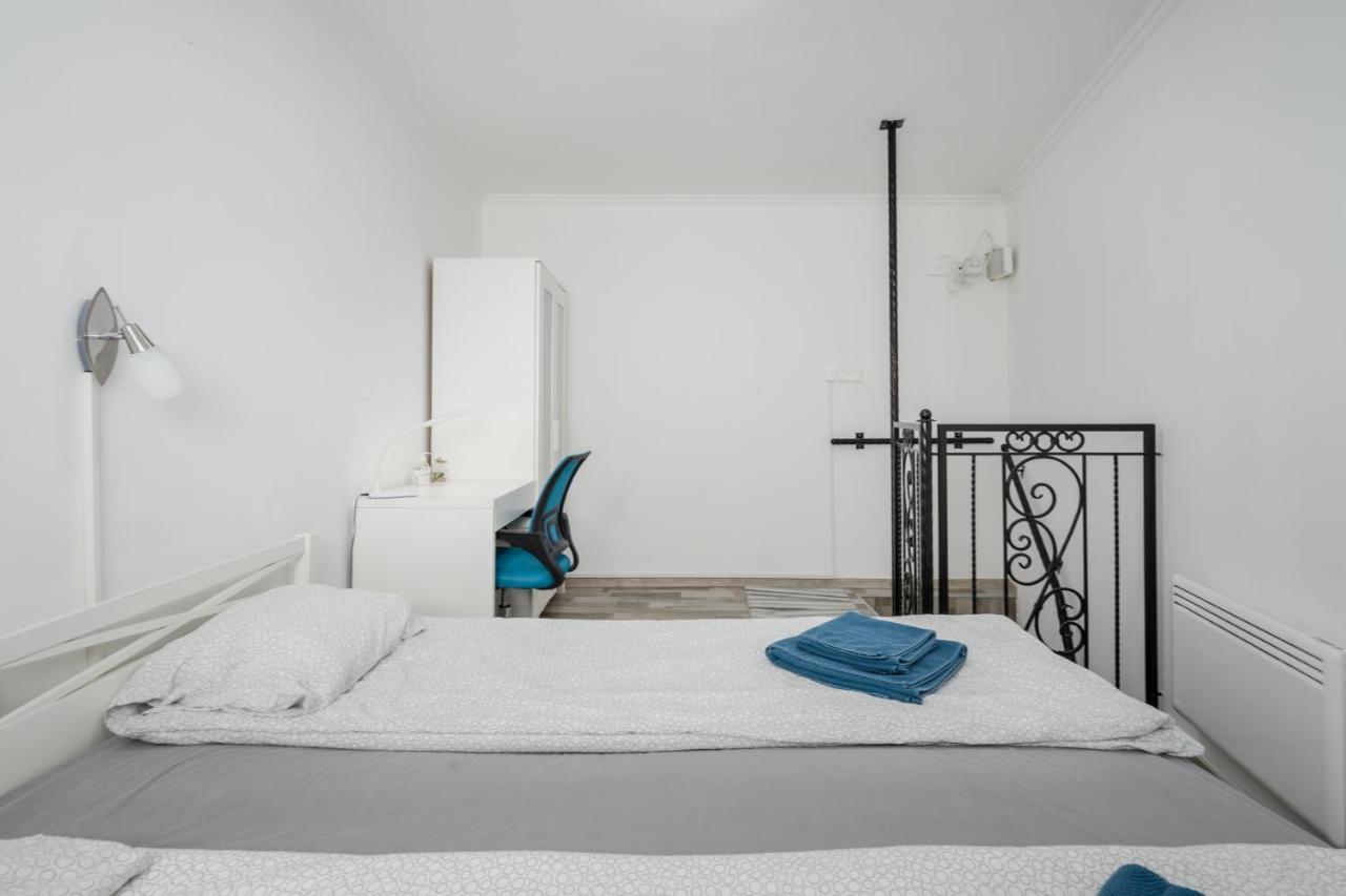 Bpr Simply Azure Apartment Budapest Exterior photo
